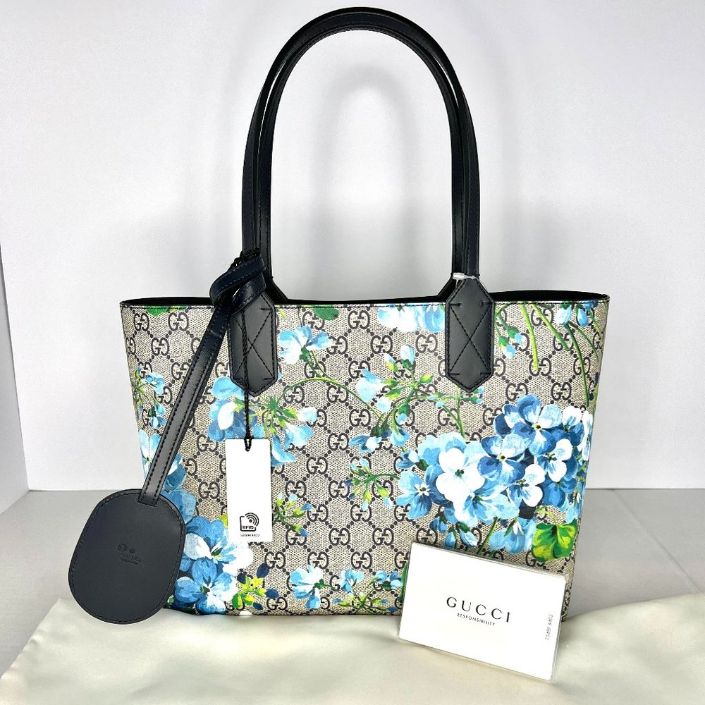 Gucci GG Supreme Monogram Blooms Small Tote in Blue and Beige, Reversible